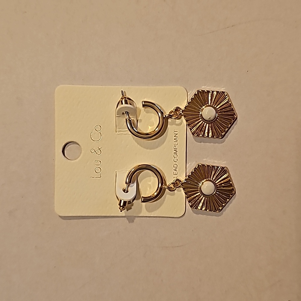 LOU & CO NWT Gold hoop drop earrings hexagon white stone center - Picture 2 of 5
